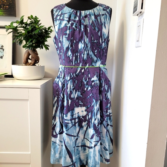 Elie Tahari Dresses & Skirts - Elie Tahari dress